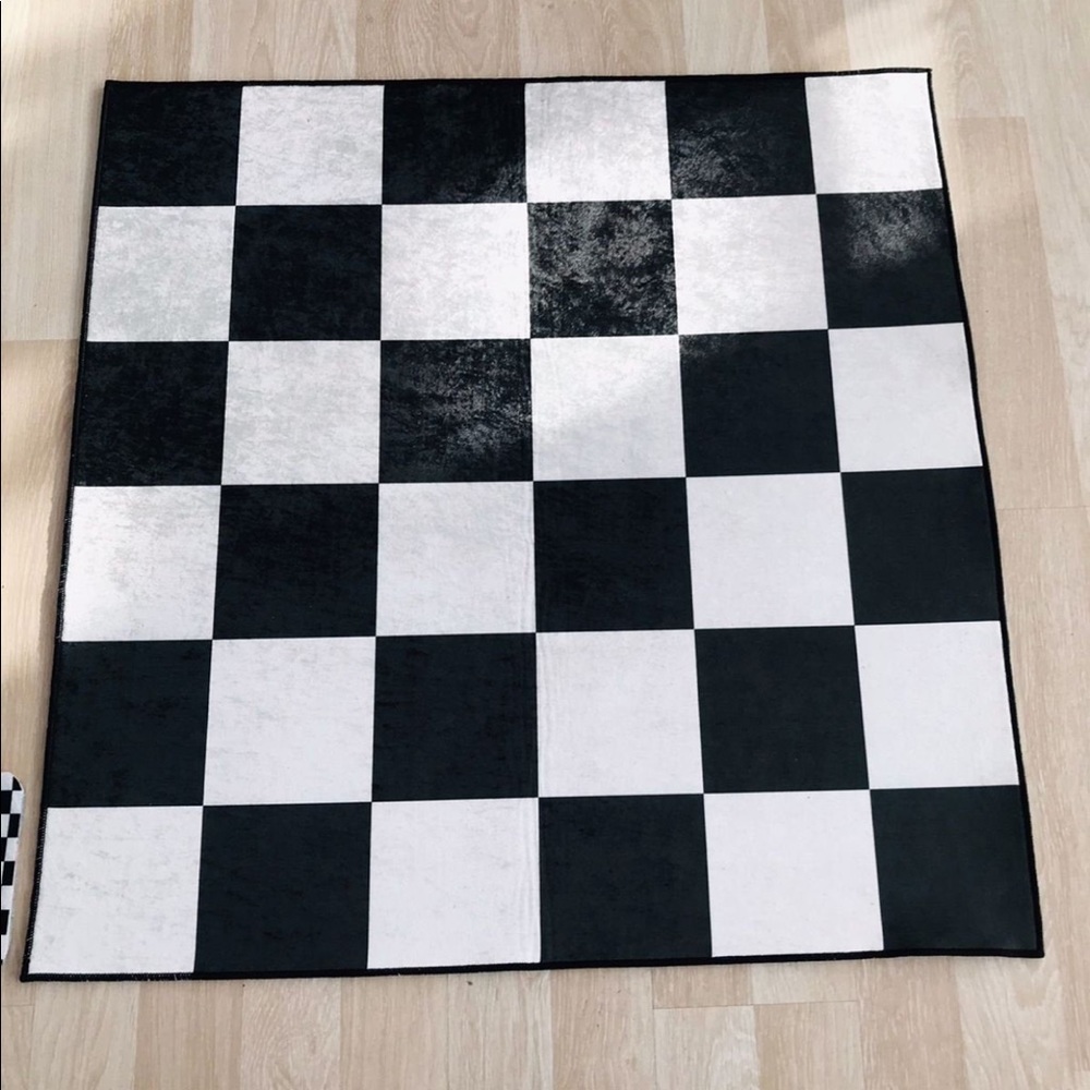 Checkered Rug - Picture 3 of 3